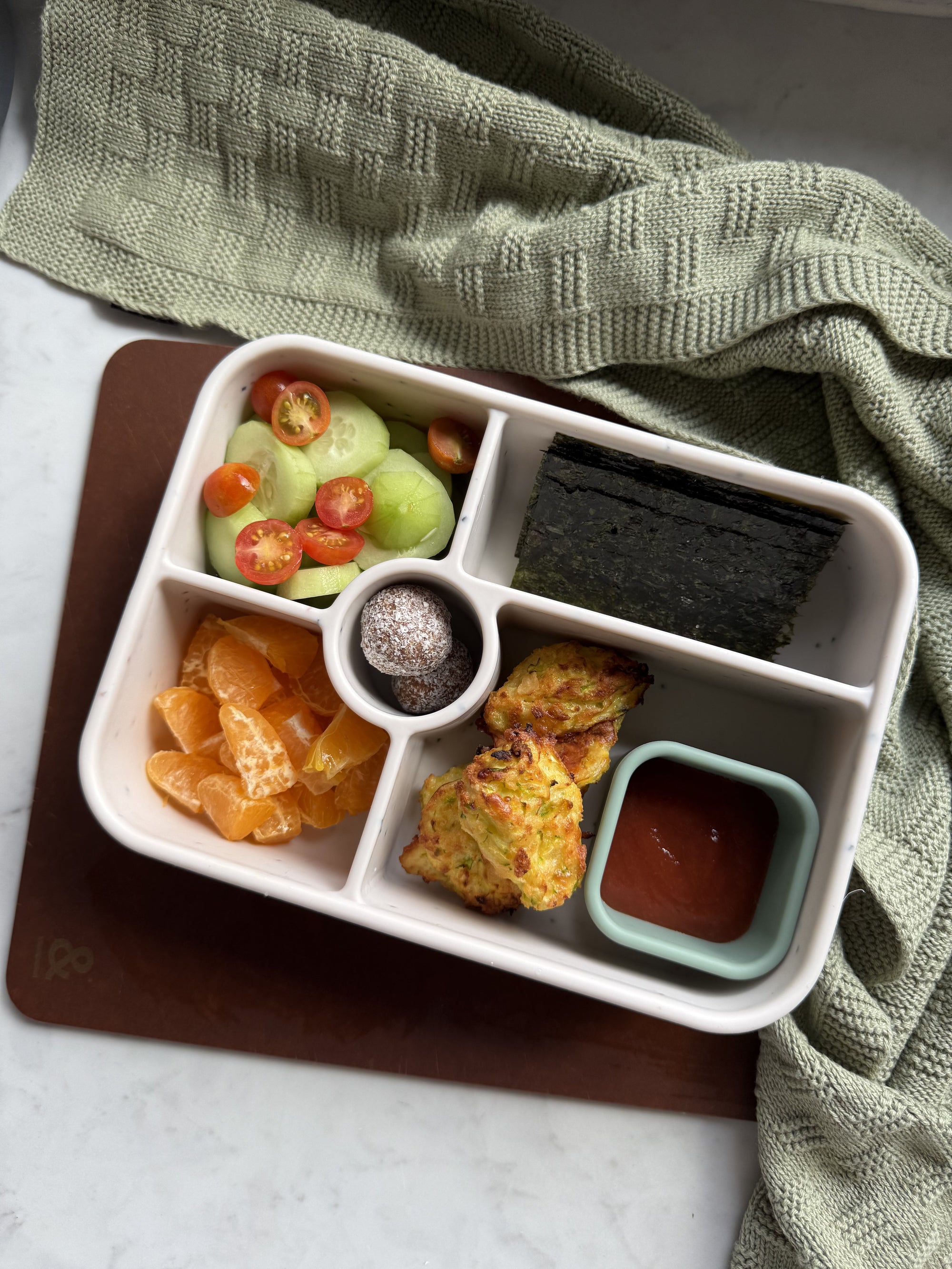 Cheesy Zucchini Tots: The Perfect Lunchbox Snack 🧀🥒